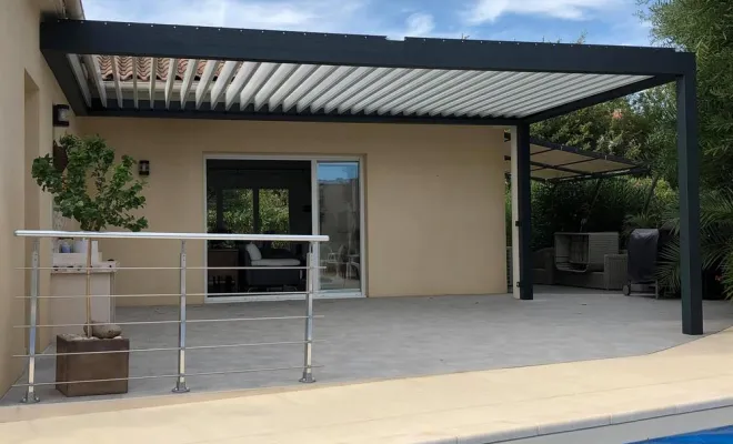 Pose de pergolas bioclimatiques à lames orientables, Toulon, JLB VÉRANDAS