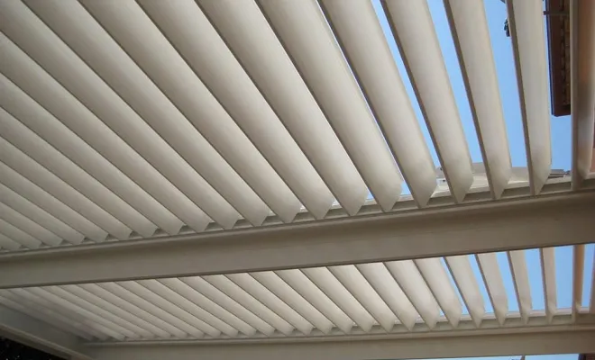 Pose de pergolas bioclimatiques à lames orientables, Toulon, JLB VÉRANDAS